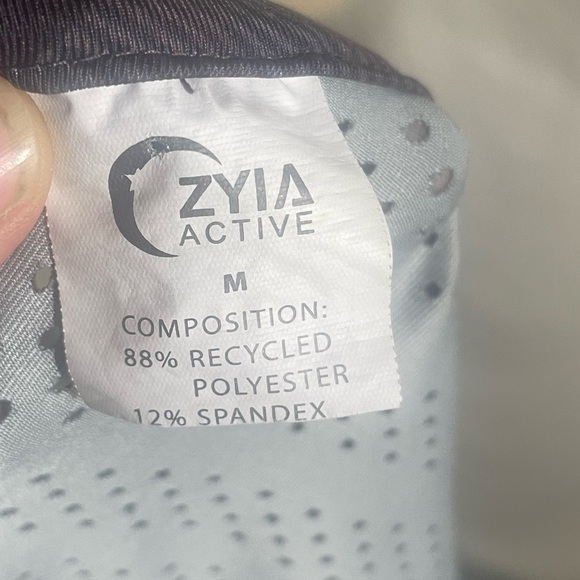 Zyia chill muscle tank. Size M - Picture 3 of 3